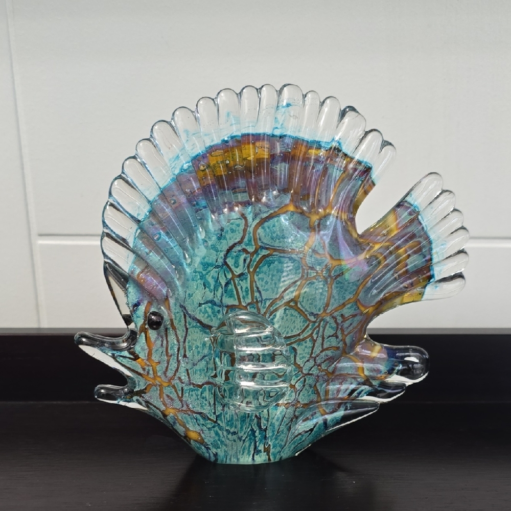 Artistic Glass Fish Figurine - Multicolor Paperweight